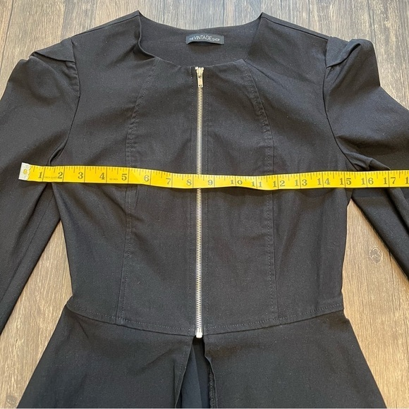The Vintage Shop Women Black Collarless Zipped Peplum Hem Jacket. Size S - Picture 6 of 7